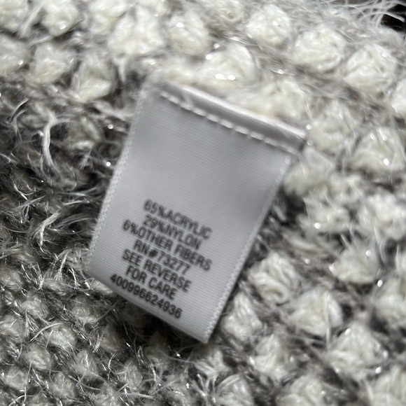 Vera Wang Princess silver and white long cardigan very soft material size large - Picture 6 of 9